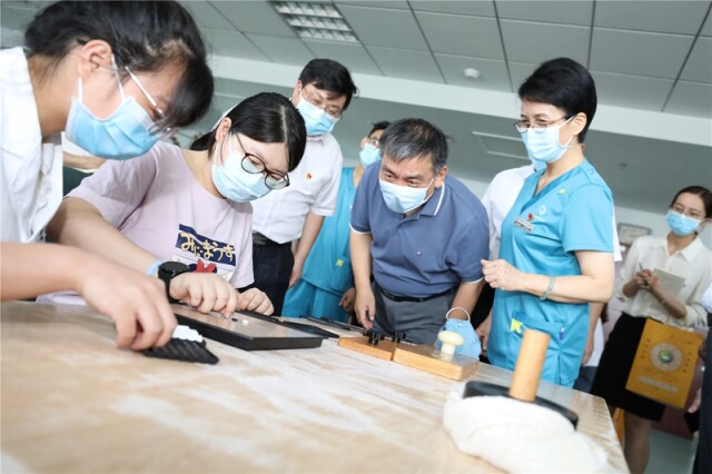 国家中医药管理局调研考察湖南中医药大学第一附属医院