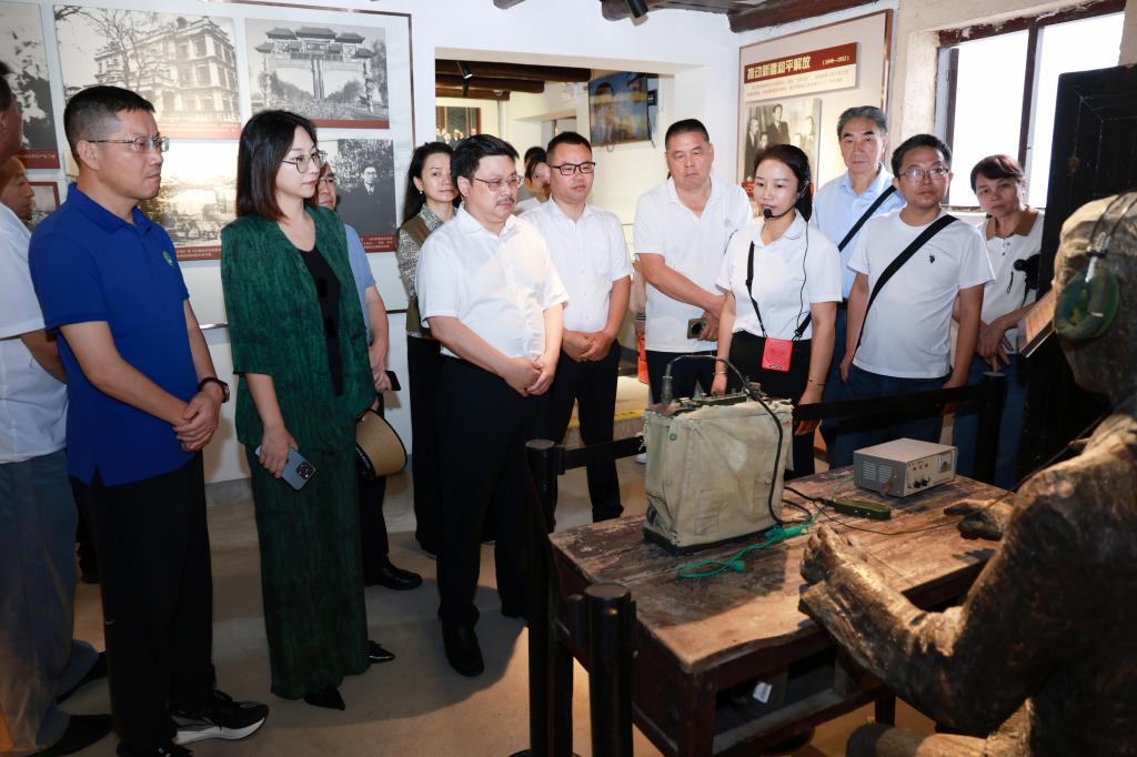 红色热土受洗礼 同心聚力送健康 产业赋能促发展 ——我校赴桂东开展“同心·健康行”暨党外代表人士谈心谈话活动