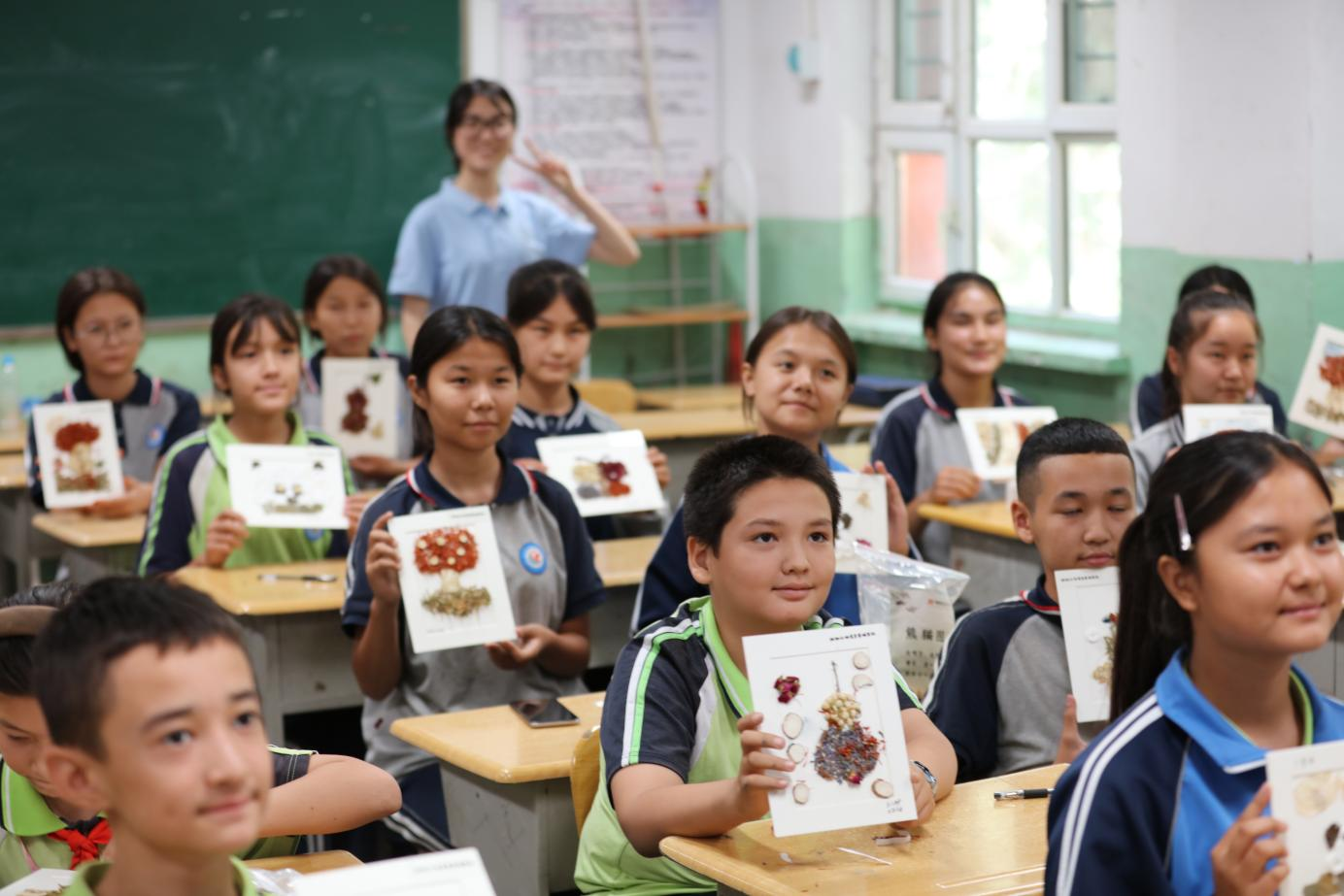 送医送教惠民生 湖南中医药大学超2000名师生投身暑期三下乡社会实践_fororder_1