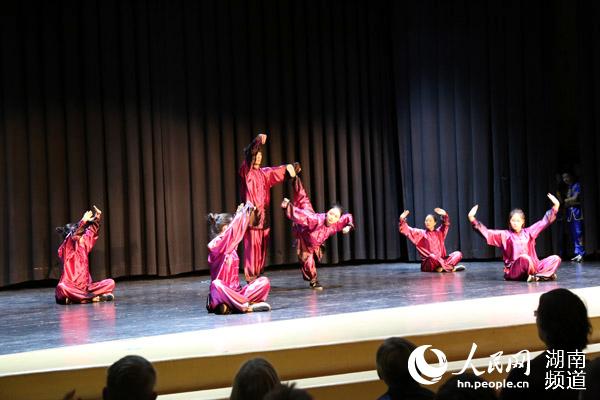 湖南中医药大学传统功法巡演团北欧行获好评